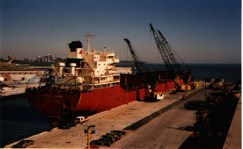 Zonyx Report:  Canadian steel ship Ottawa unloading at Port of Milwaukee